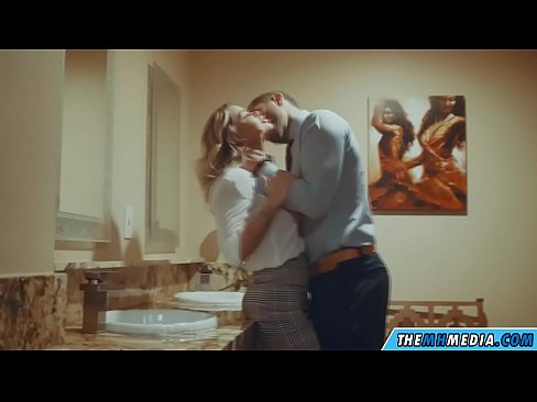 ❤️ Kad te prsata plavuša zavede u javnom zahodu ❌ Porno video kod nas ﹏